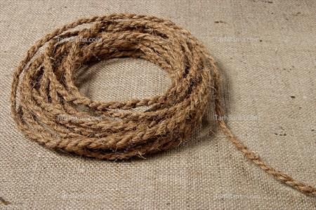 تصویر با کیفیت از طناب بافته شده با دست